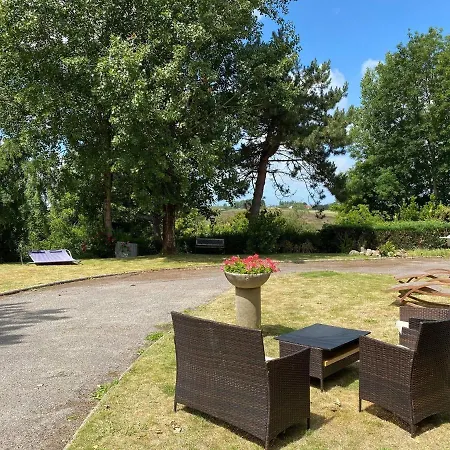 Le Clos De La Madelaine Bed & Breakfast *
